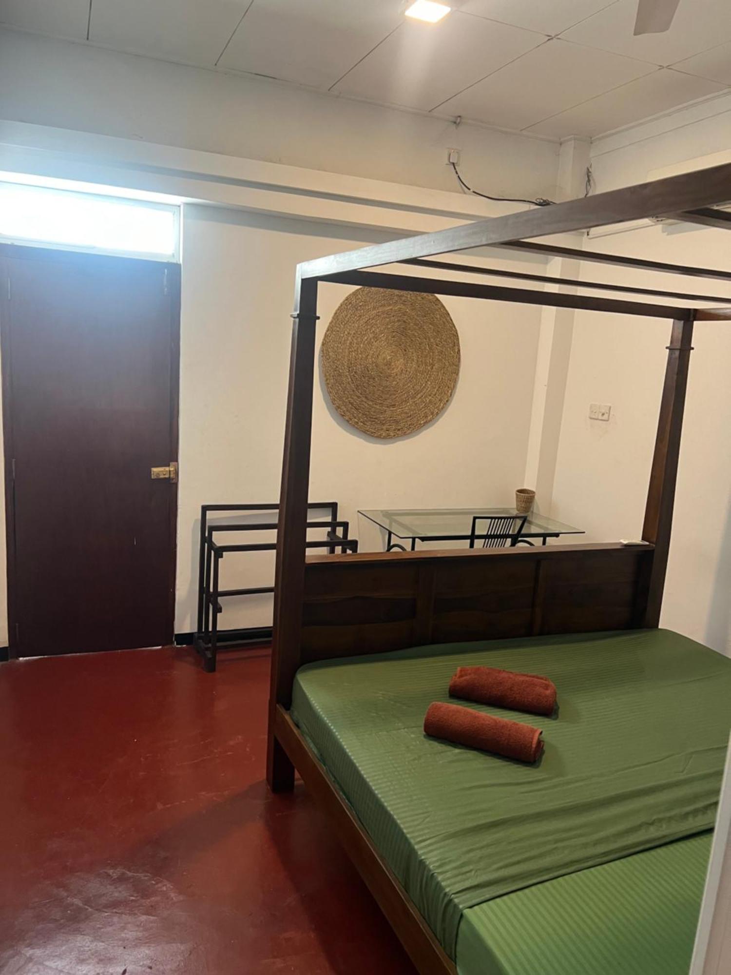 Hari Hari Hostel ウェリガマ エクステリア 写真