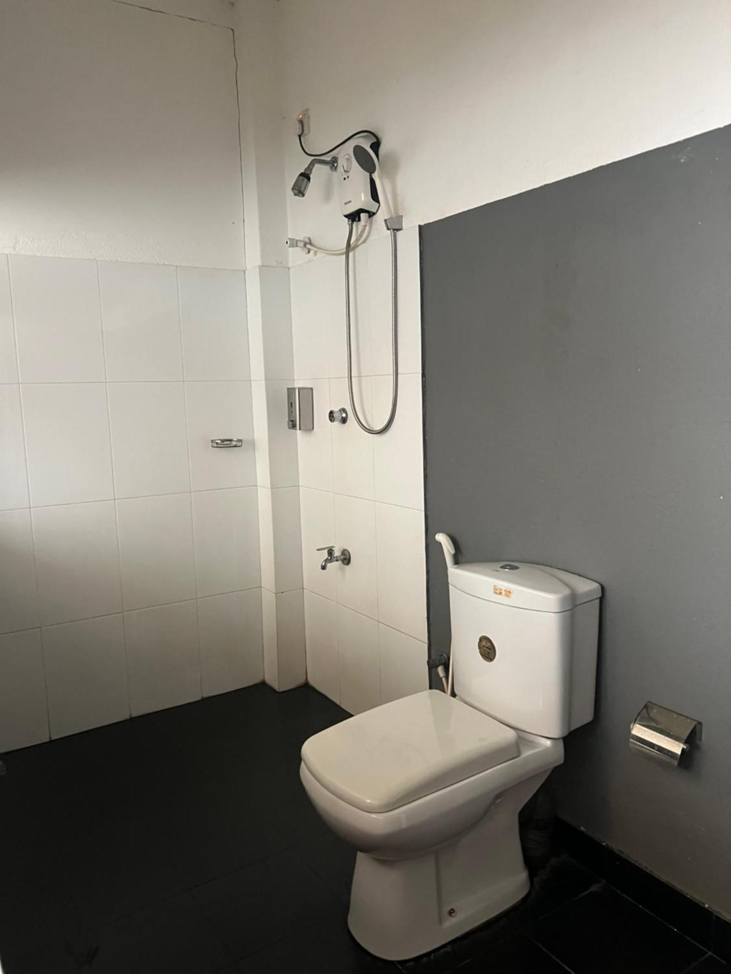 Hari Hari Hostel ウェリガマ エクステリア 写真
