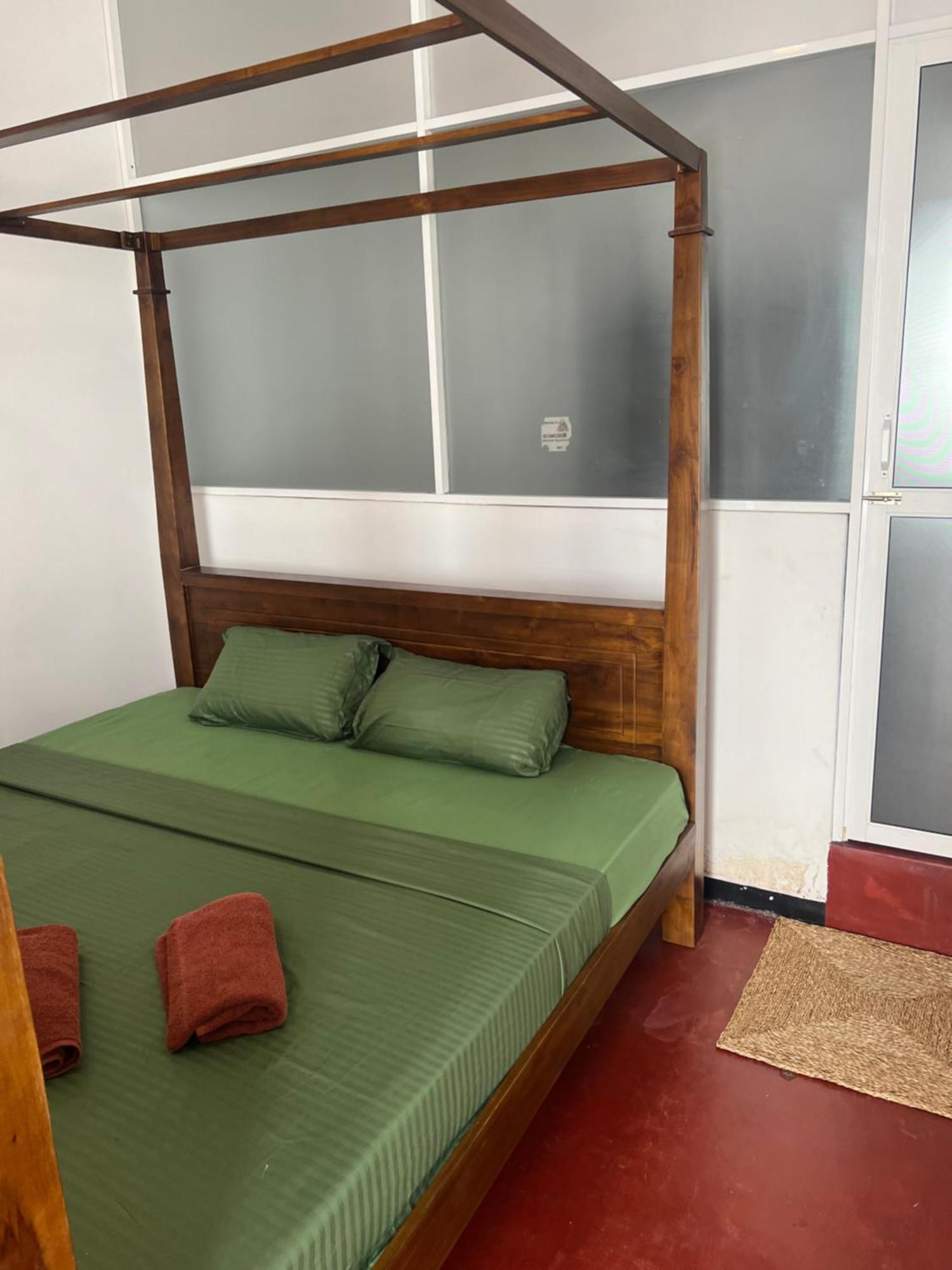 Hari Hari Hostel ウェリガマ エクステリア 写真