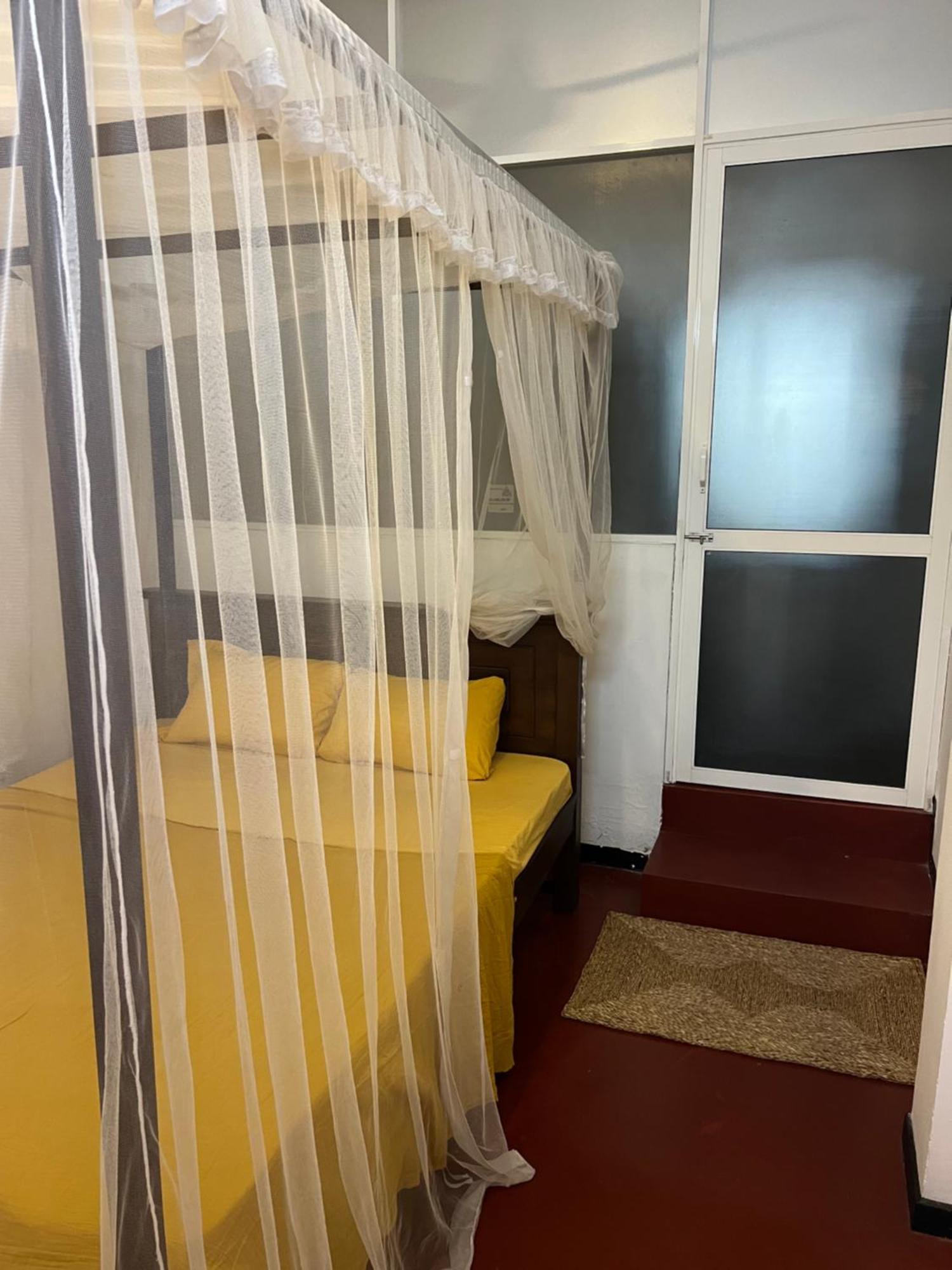 Hari Hari Hostel ウェリガマ エクステリア 写真