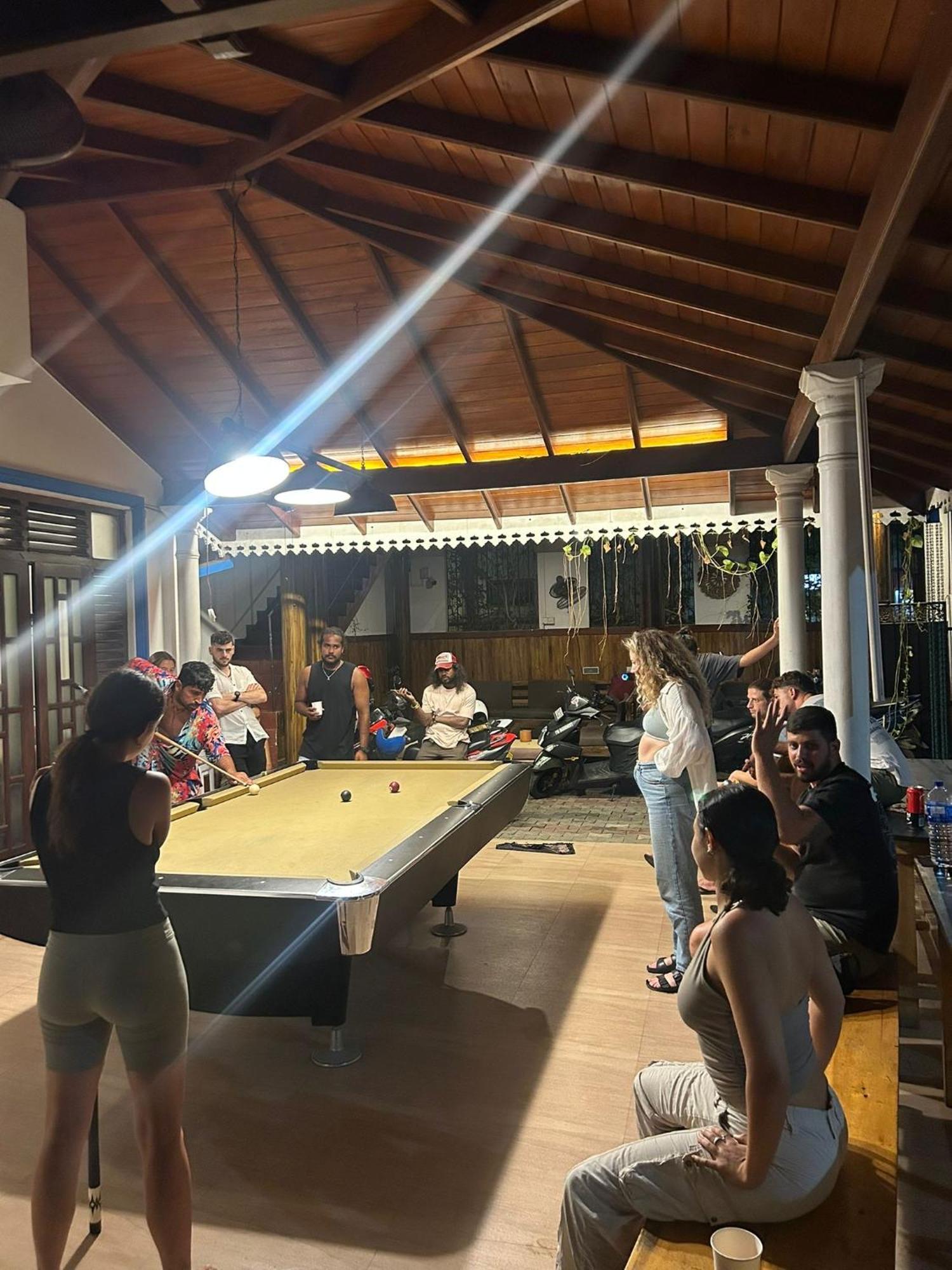 Hari Hari Hostel ウェリガマ エクステリア 写真